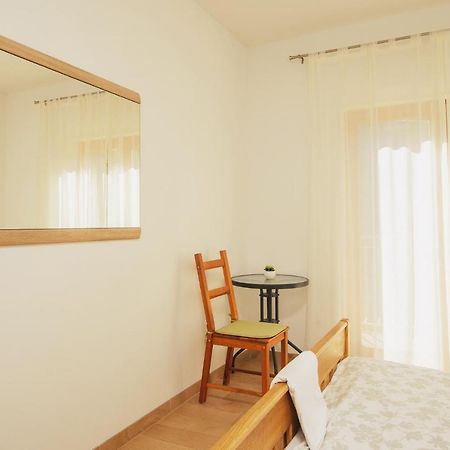 Villa Bua - Beautiful Seafront Apartments Трогир Экстерьер фото